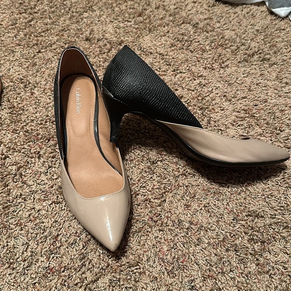 Calvin Klein Patna - Picture 2 of 4